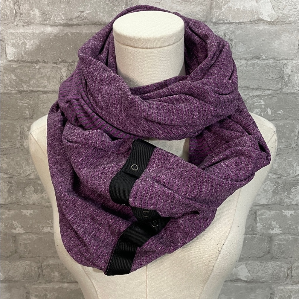 Lululemon Vinyasa Scarf *Rulu
Mini Check Pique Ultra Violet Heathered Black